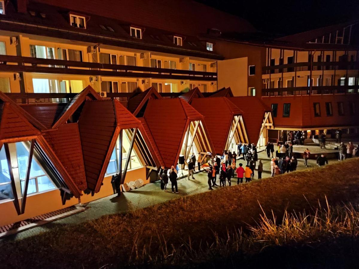 Hotel Ciucas BaileTusnad Exterior photo